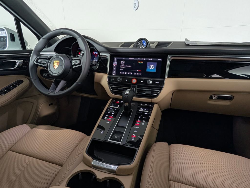 New 2026 Porsche Macan image 22