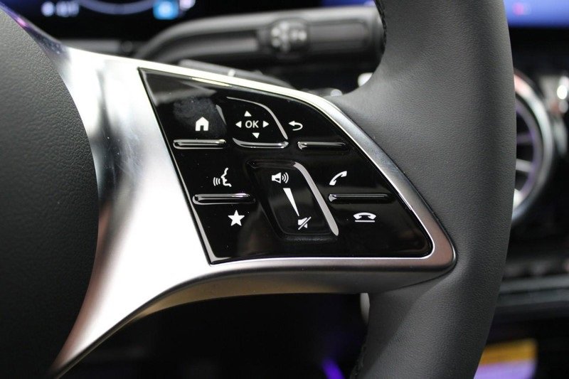 New 2025 Mercedes-Benz GLA 250 4MATIC image 12