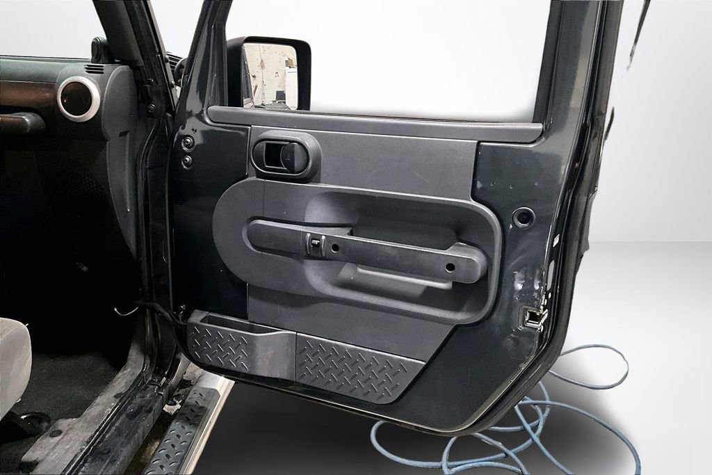 Used 2010 Jeep Wrangler Unlimited Sahara w/ Dual Top Group image 22