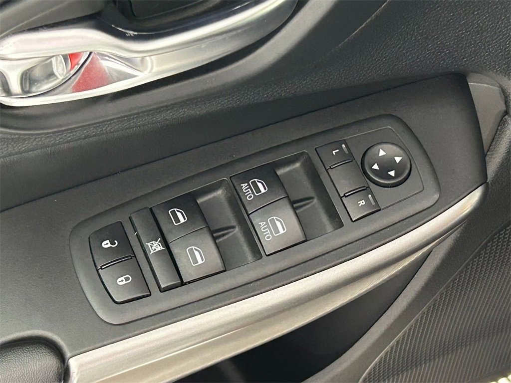 Used 2020 Jeep Cherokee Latitude Plus w/ Comfort/Convenience Group image 12