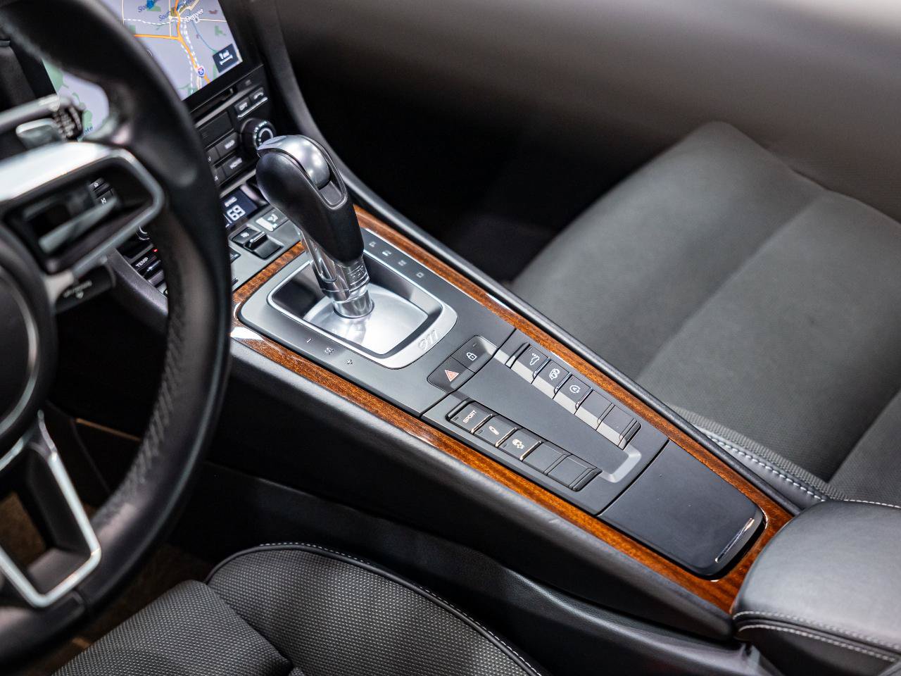 Used 2019 Porsche 911 Carrera 4 AWD/4WD image 16