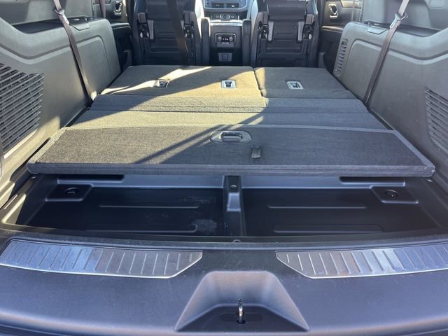 Used 2022 Chevrolet Suburban High Country image 44