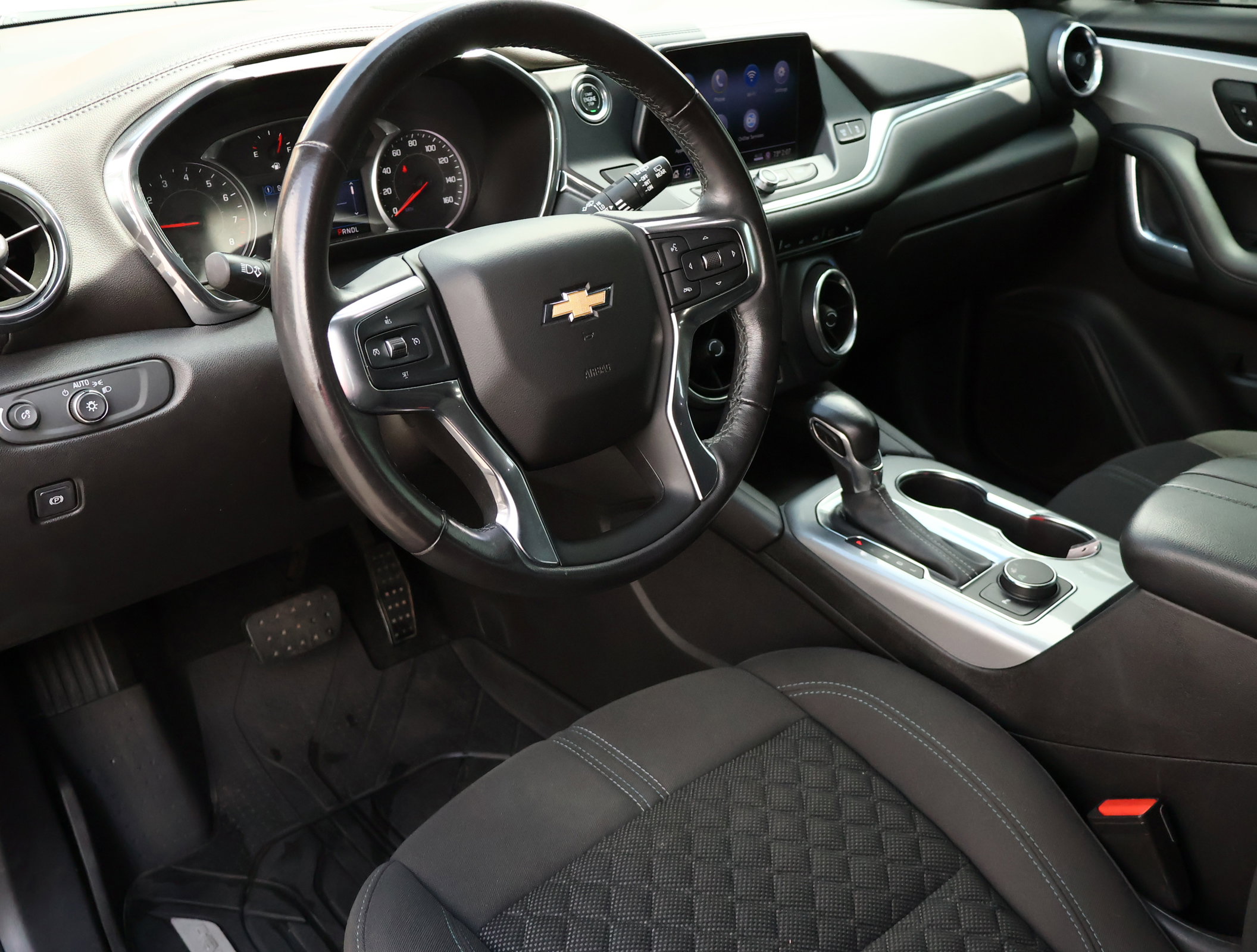 Used 2019 Chevrolet Blazer LT FWD image 2