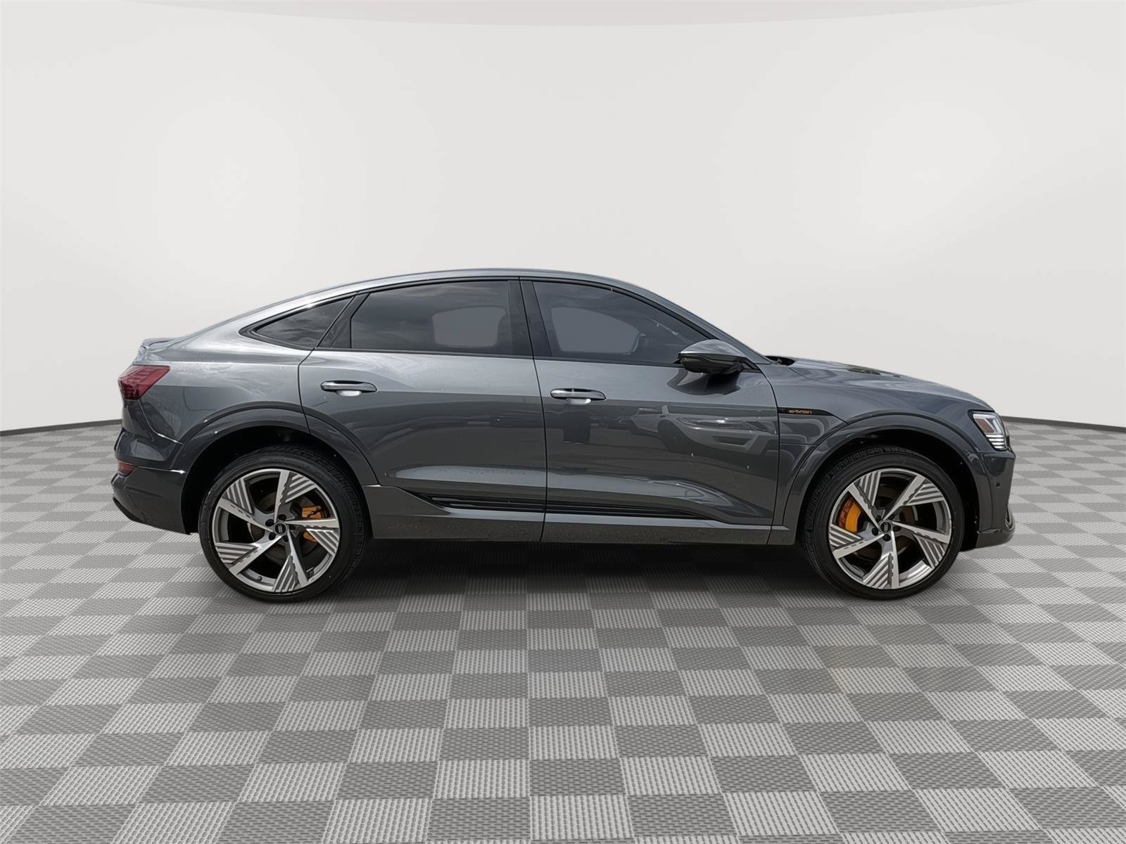 Used 2023 Audi e-tron Prestige w/ Prestige Package AWD/4WD image 6