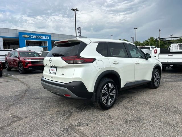 Used 2022 Nissan Rogue SV FWD image 3