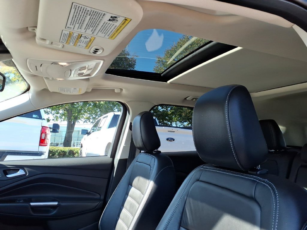 Used 2019 Ford Escape Titanium AWD/4WD image 17