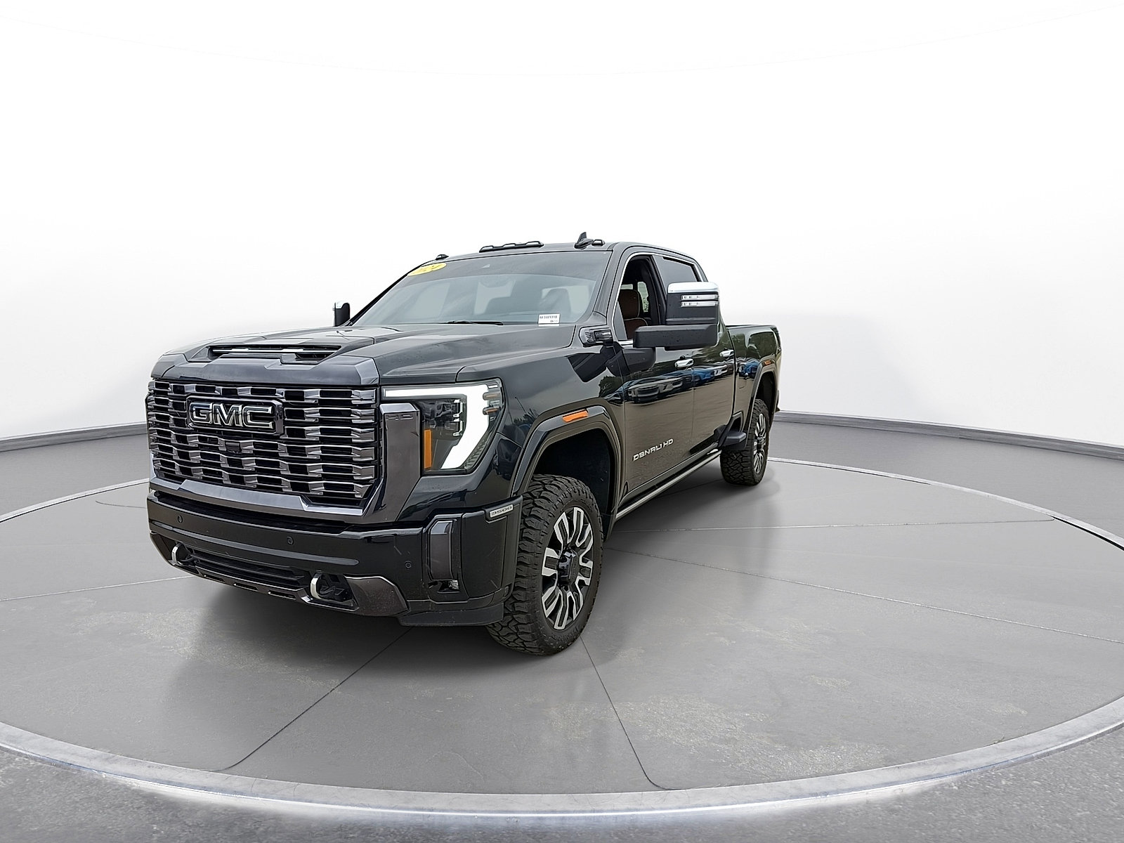Used 2024 GMC Sierra 3500 Denali Ultimate AWD/4WD image 4