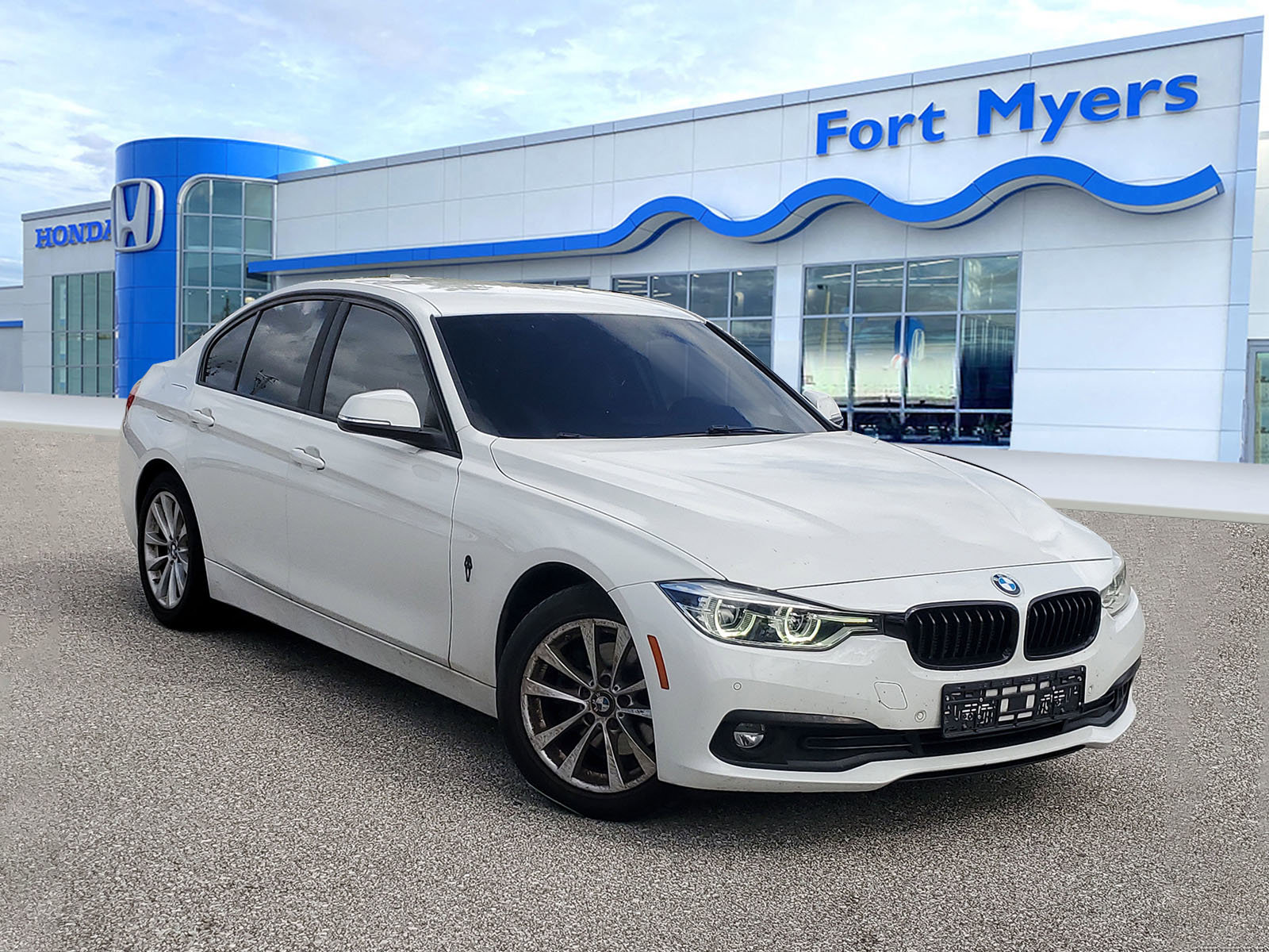 Used 2018 BMW 320i Sedan
