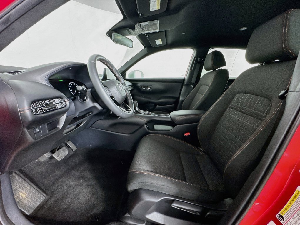 Used 2024 Honda HR-V Sport image 12