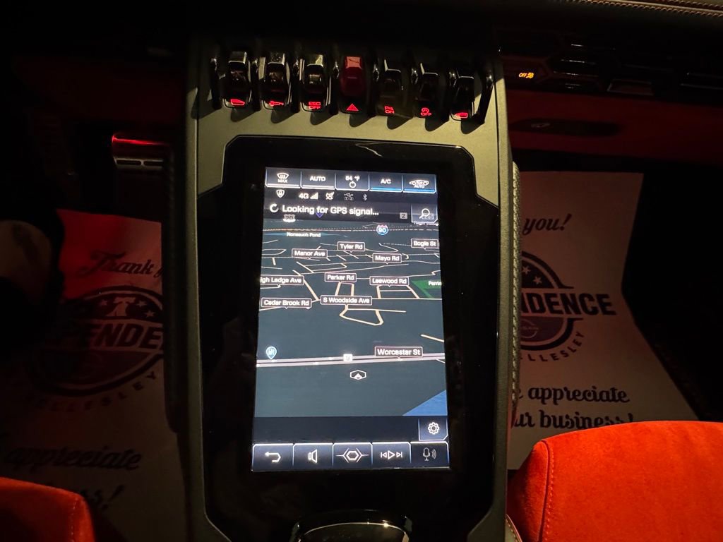 Used 2020 Lamborghini Huracan EVO image 34