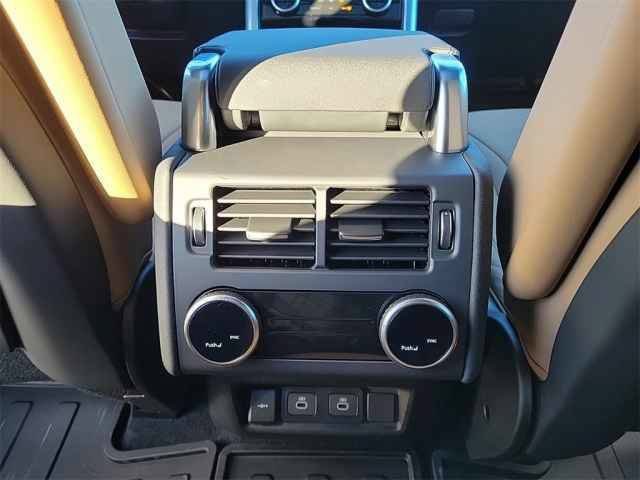 New 2025 Land Rover Discovery Dynamic SE AWD/4WD image 26