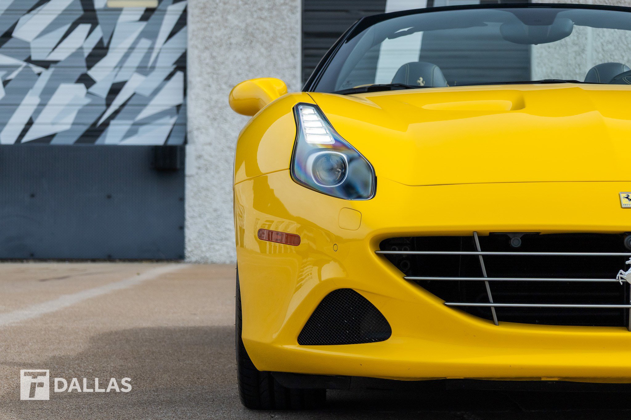 Used 2016 Ferrari California T RWD image 5
