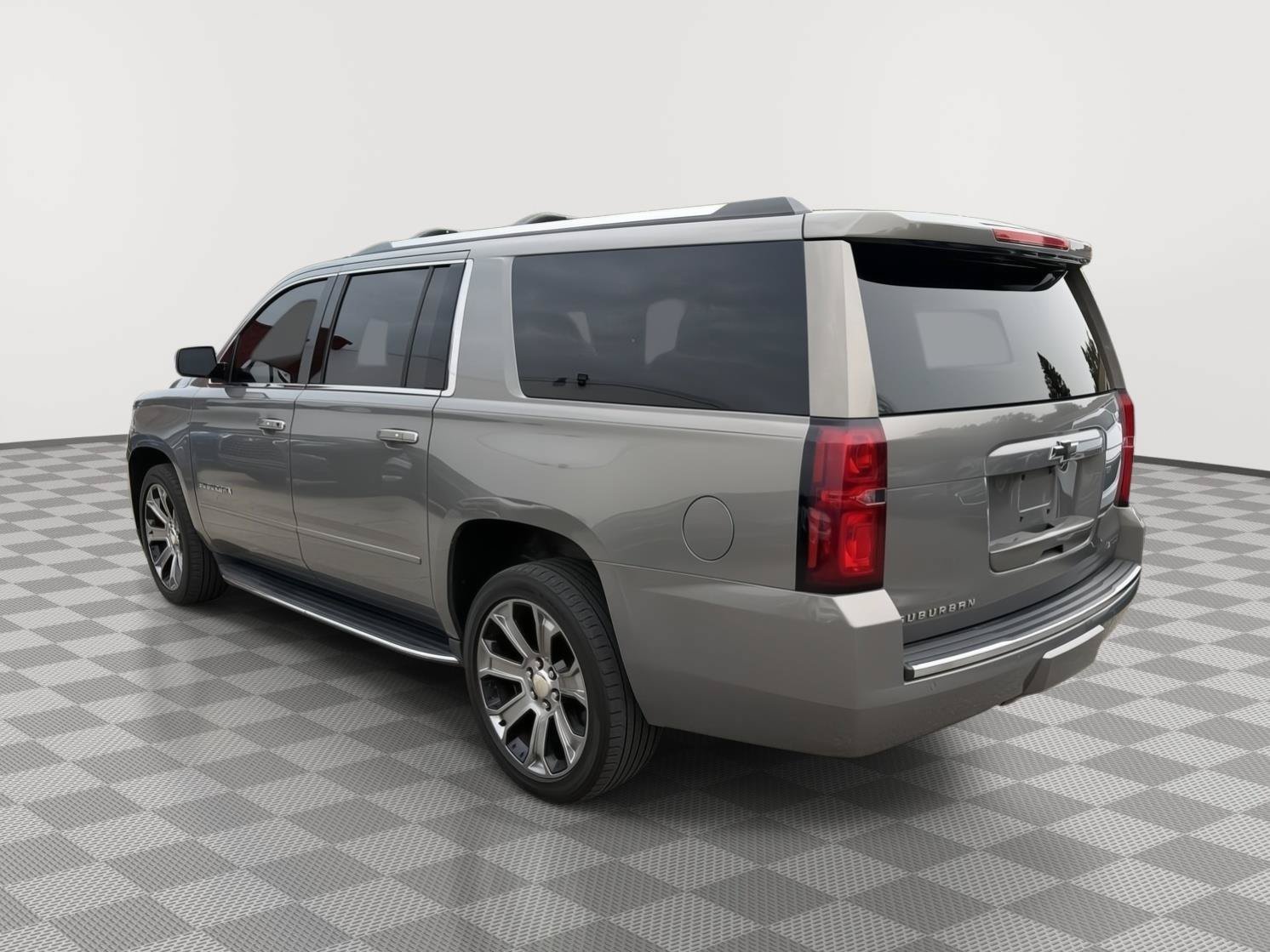 Used 2017 Chevrolet Suburban Premier AWD/4WD image 5