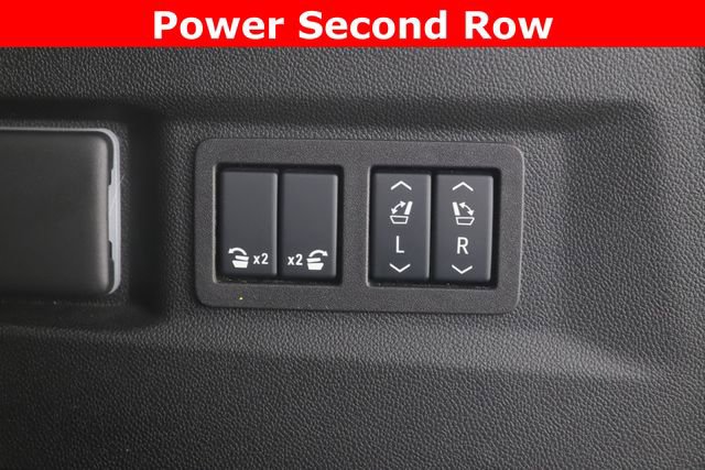 Used 2025 GMC Yukon Denali Ultimate AWD/4WD image 36