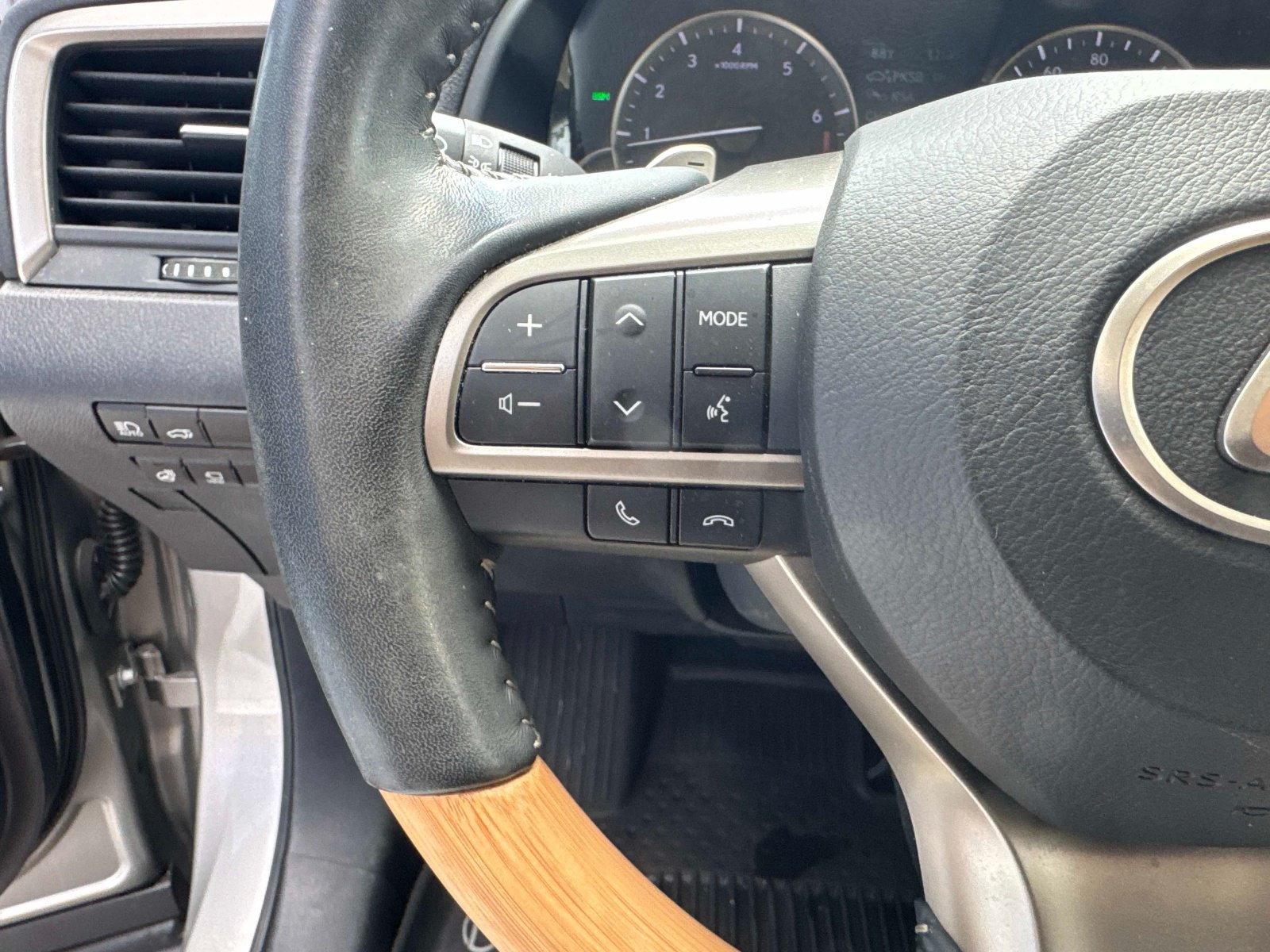 Certified 2022 Lexus RX 350 FWD w/ Premium Package image 32