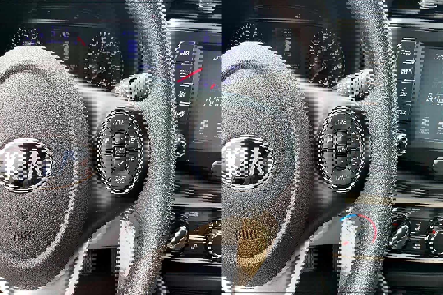 Certified 2020 Kia Soul S image 24