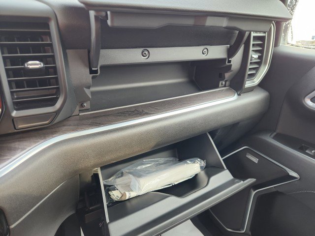 Used 2022 Chevrolet Silverado 1500 LTZ w/ LTZ Premium Package image 54