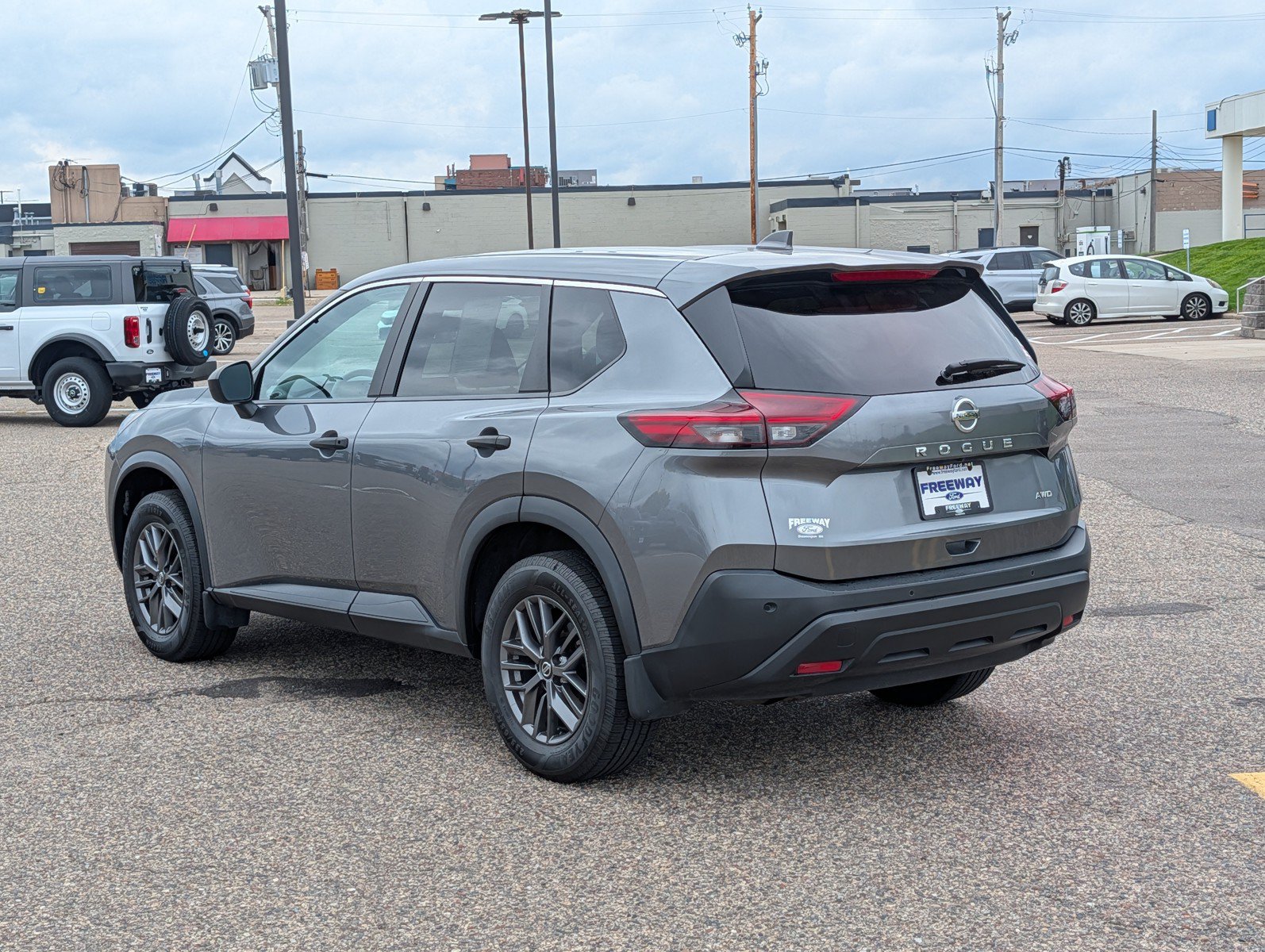 Used 2021 Nissan Rogue S AWD/4WD image 3