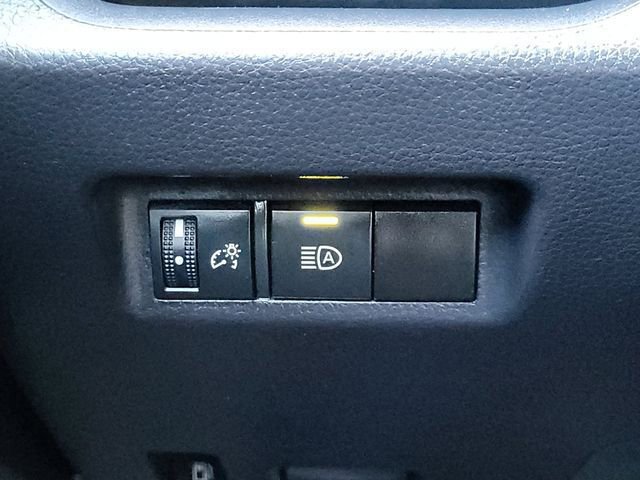 Used 2025 Toyota RAV4 LE image 27