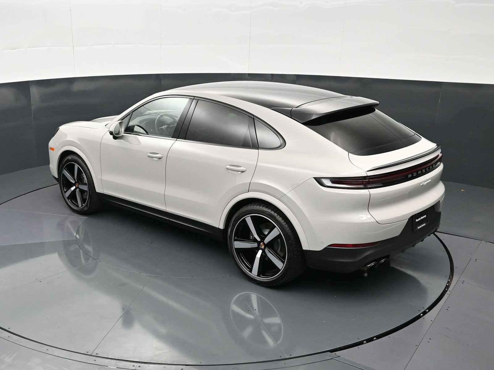 Certified 2026 Porsche Cayenne Coupe AWD/4WD image 32