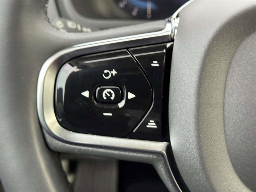 Certified 2024 Volvo XC90 B5 Core w/ Climate Package image 19