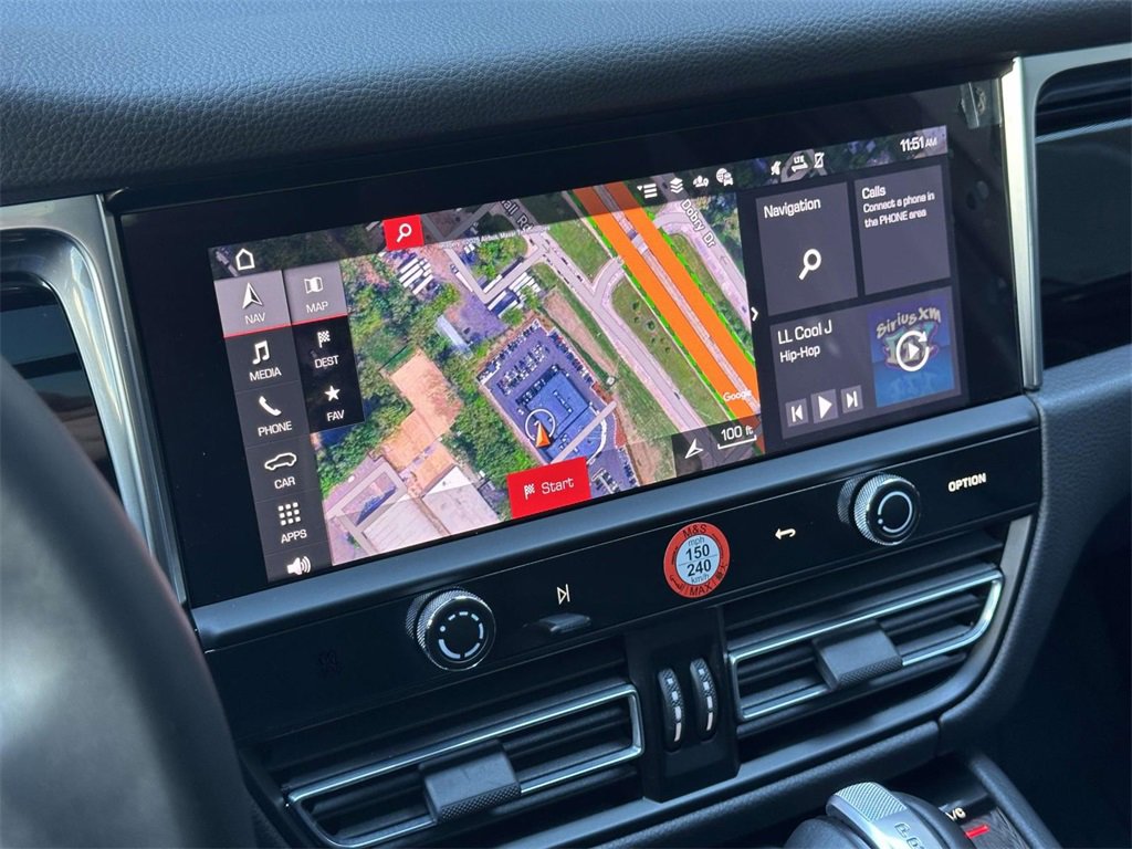 Used 2025 Porsche Macan image 26