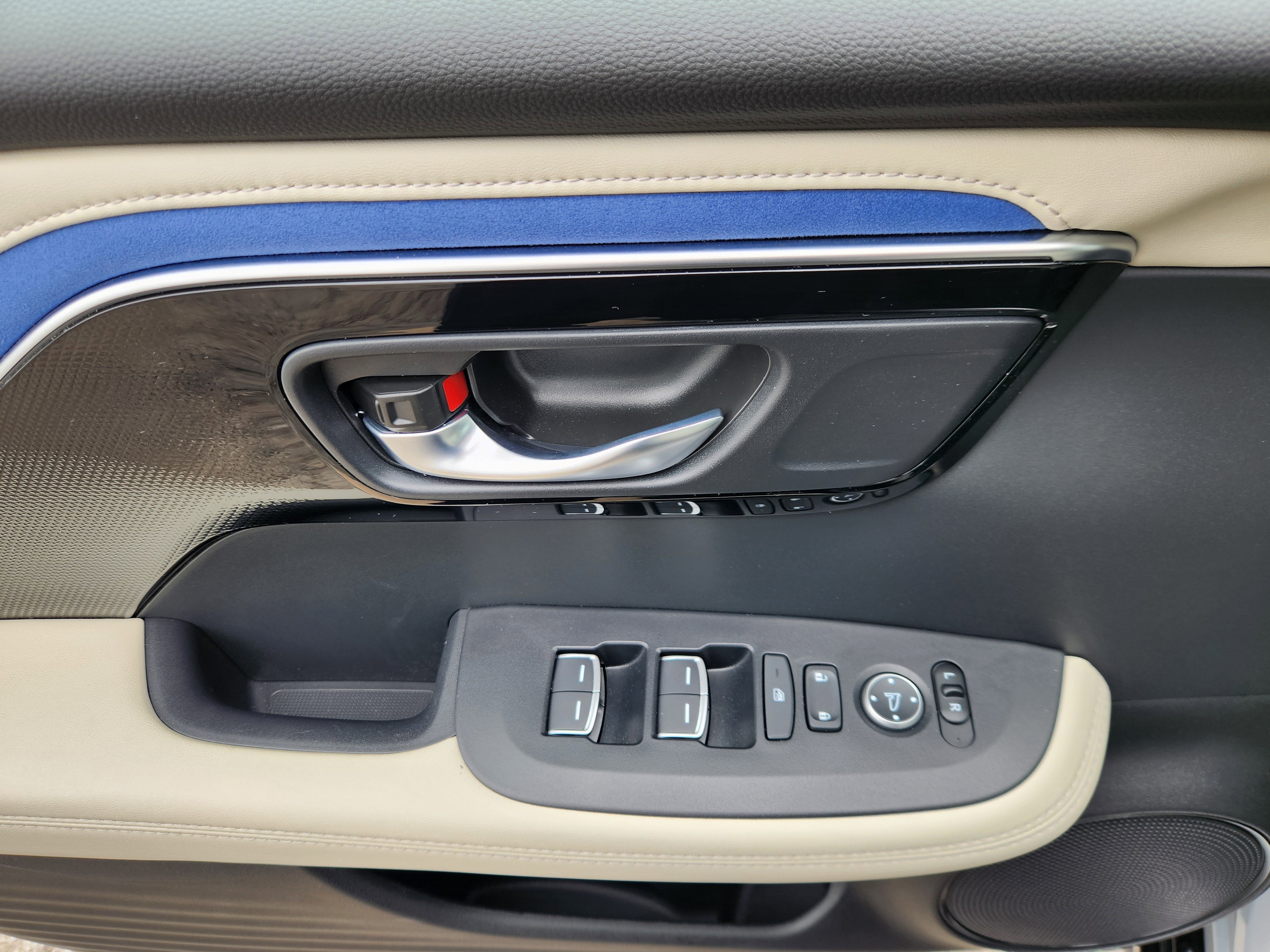 Certified 2025 Acura ADX A-Spec image 17