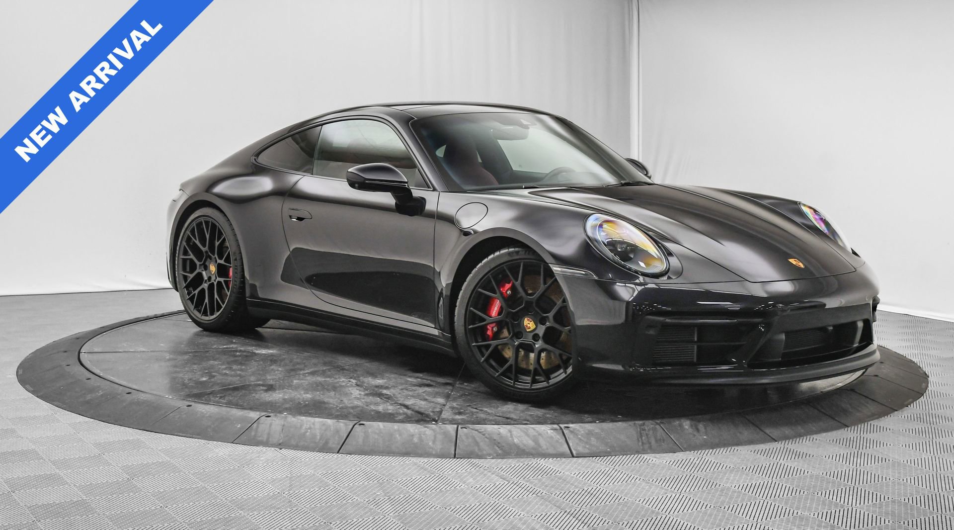 Used 2024 Porsche 911 Carrera GTS image 1