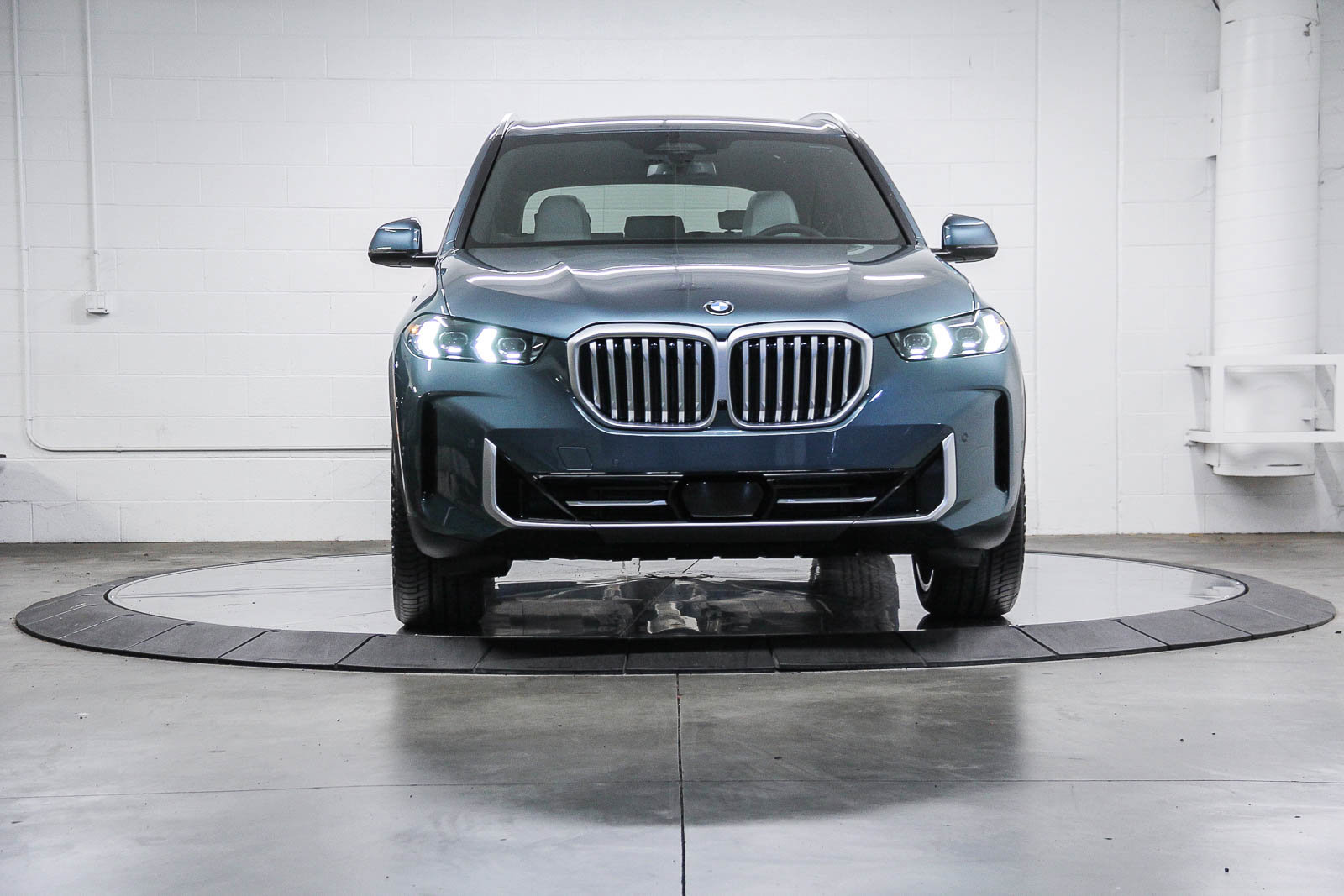 New 2026 BMW X5 sDrive40i RWD image 2