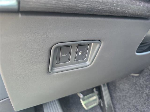 New 2025 Land Rover Range Rover SE image 27