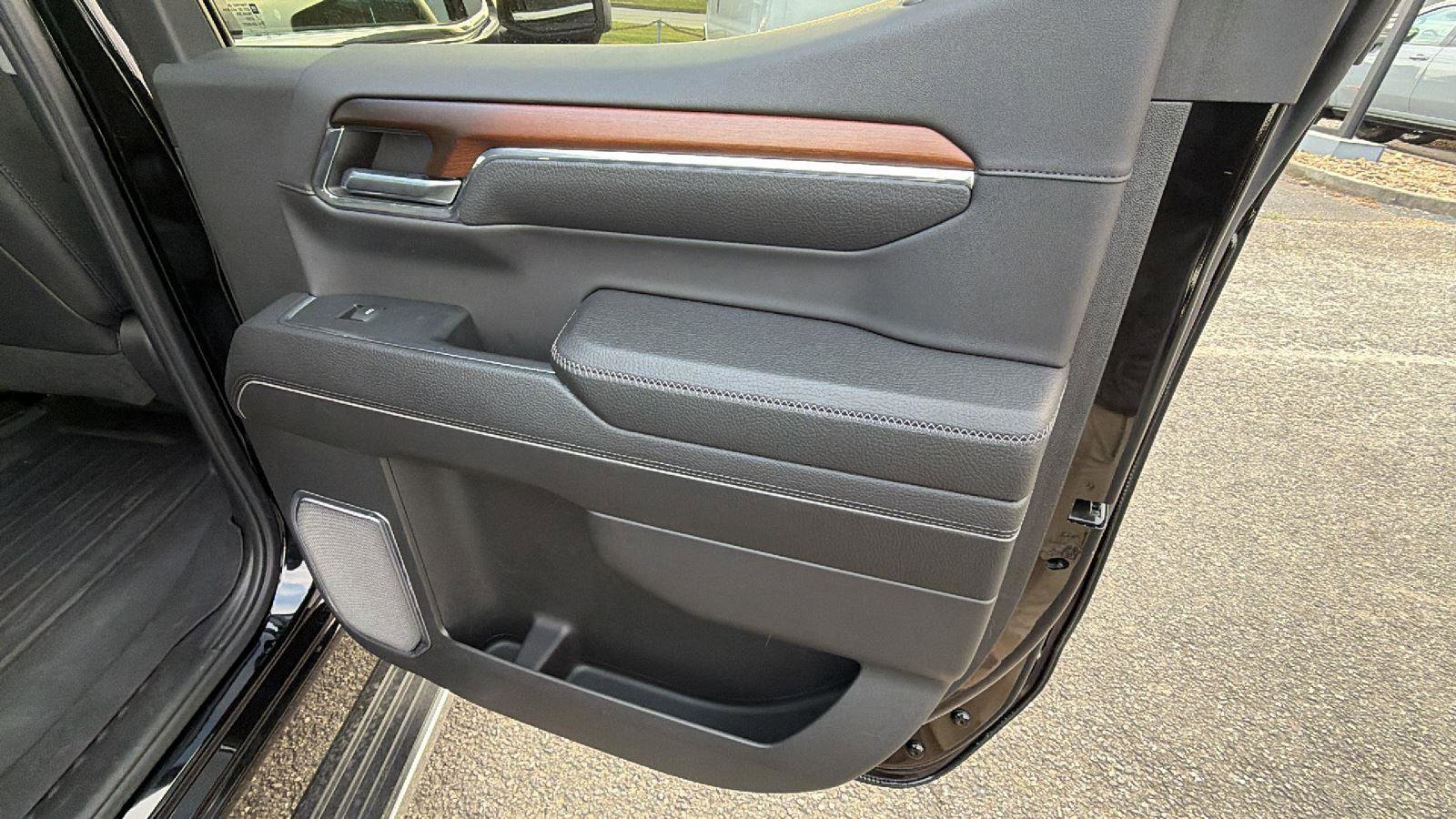 Used 2024 GMC Sierra 1500 Denali AWD/4WD image 18