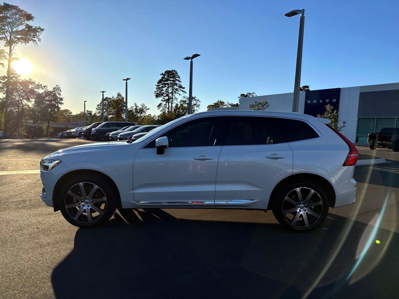 Used 2021 Volvo XC60 T5 Inscription w/ Protection Package Premier image 2