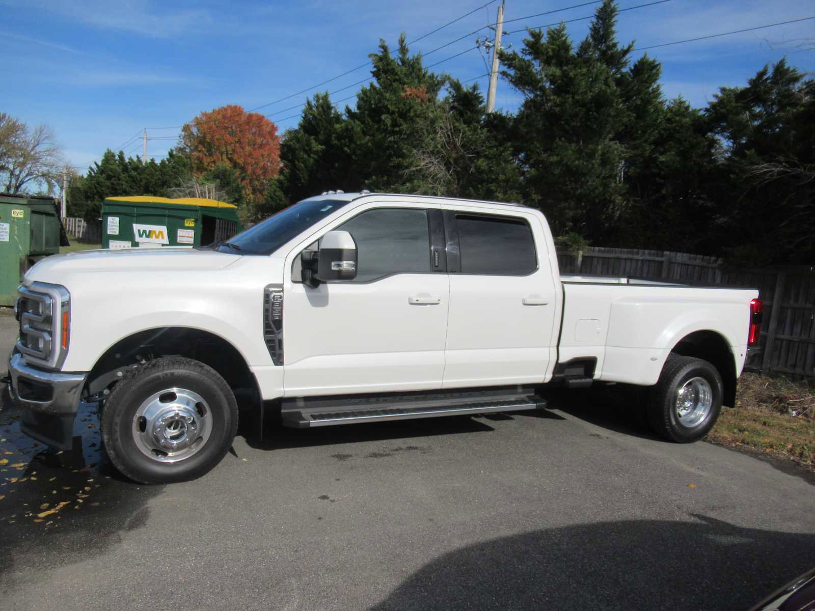 Used 2023 Ford F350 Lariat image 8