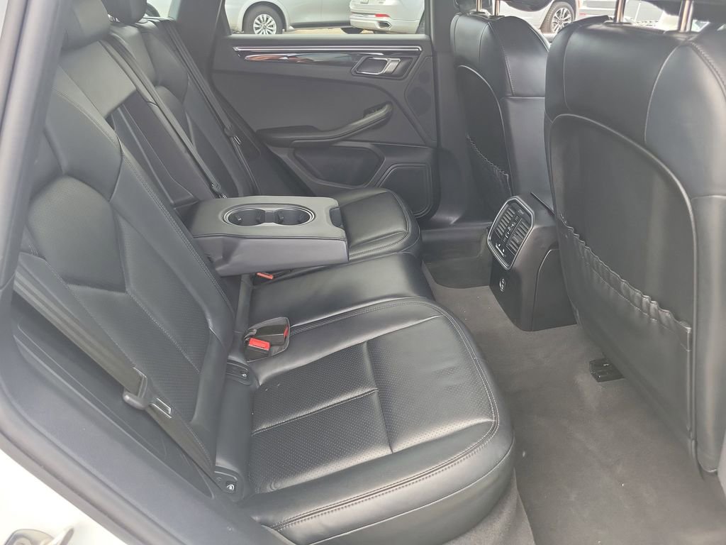 Used 2024 Porsche Macan AWD/4WD image 24