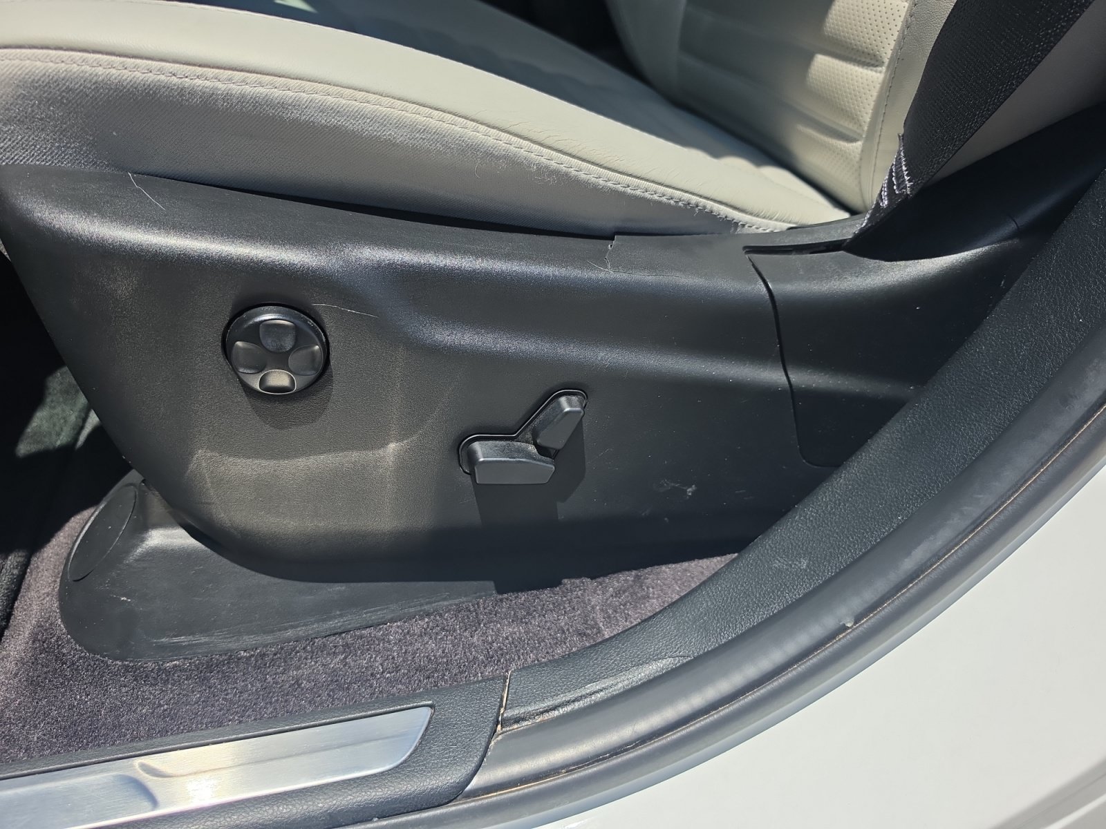 Used 2018 Jeep Grand Cherokee Limited AWD/4WD image 12
