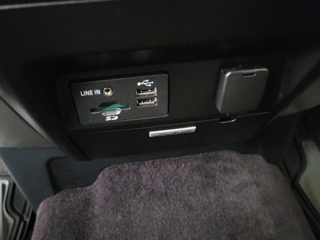 Used 2015 Ford F150 Lariat w/ Max Trailer Tow Package image 40