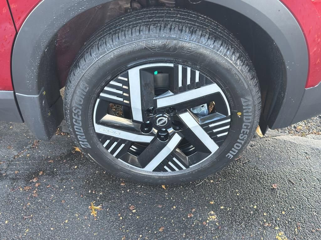 New 2026 Nissan Kicks SV image 9