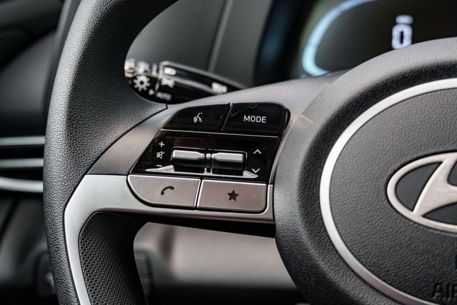 Certified 2025 Hyundai Elantra SE image 10