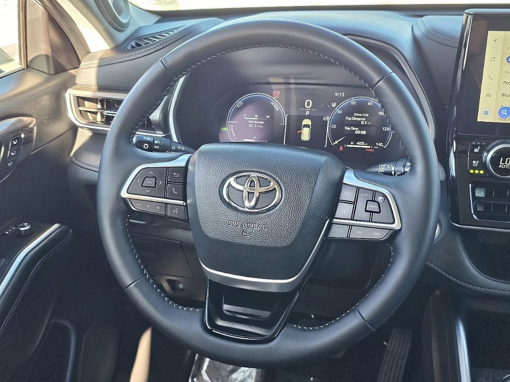 Used 2025 Toyota Highlander Limited image 37
