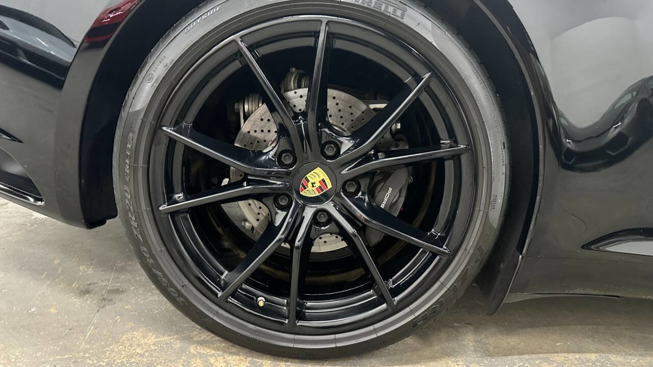 Used 2018 Porsche 911 Carrera image 28