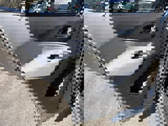 Used 2019 Chevrolet Equinox LT image 12