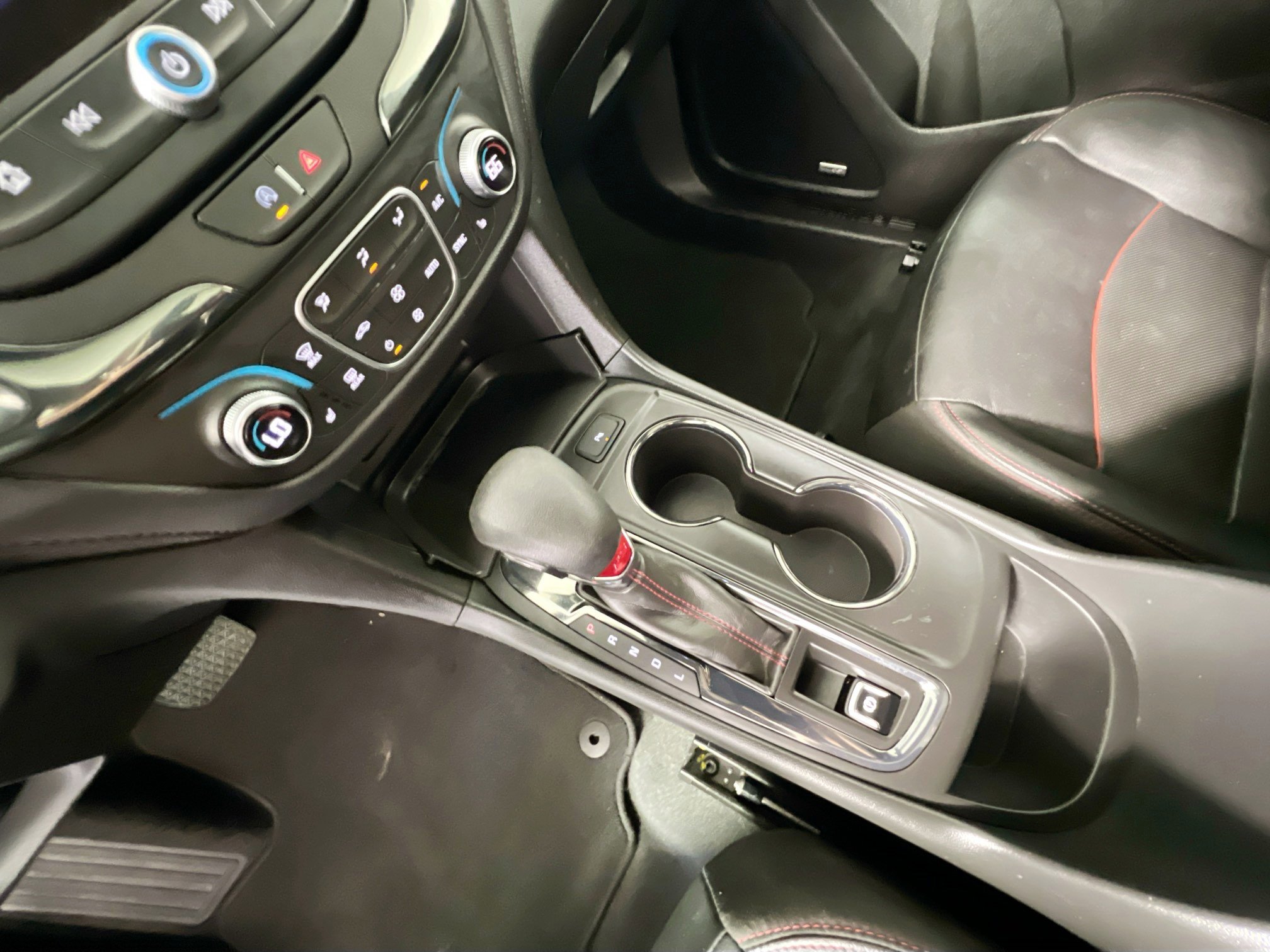 Used 2024 Chevrolet Equinox RS w/ RS Leather Package FWD image 26