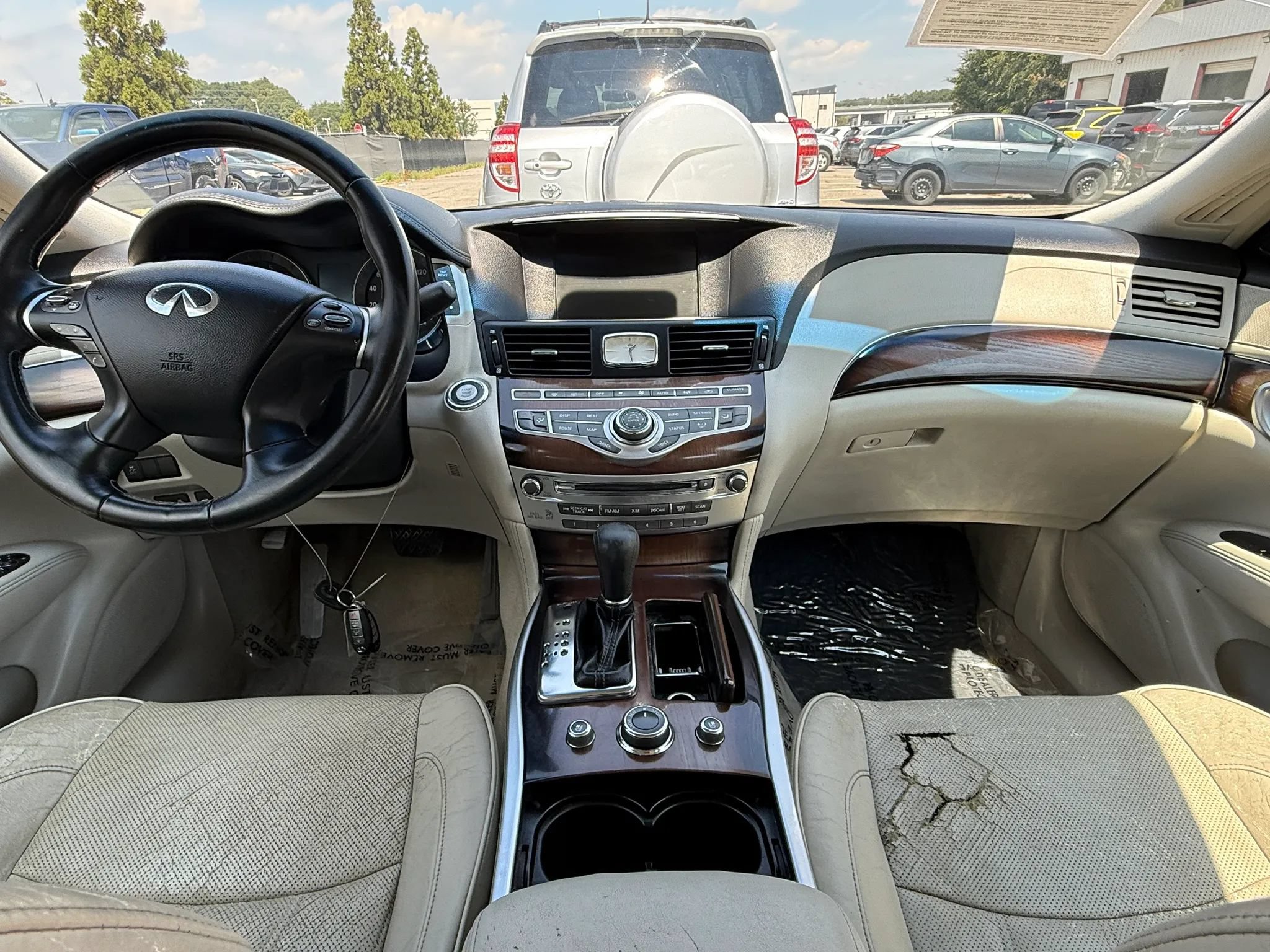 Used 2011 INFINITI M37 w/ Deluxe Touring Pkg RWD image 3