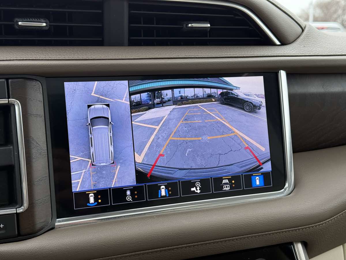 Used 2021 GMC Yukon XL Denali image 32