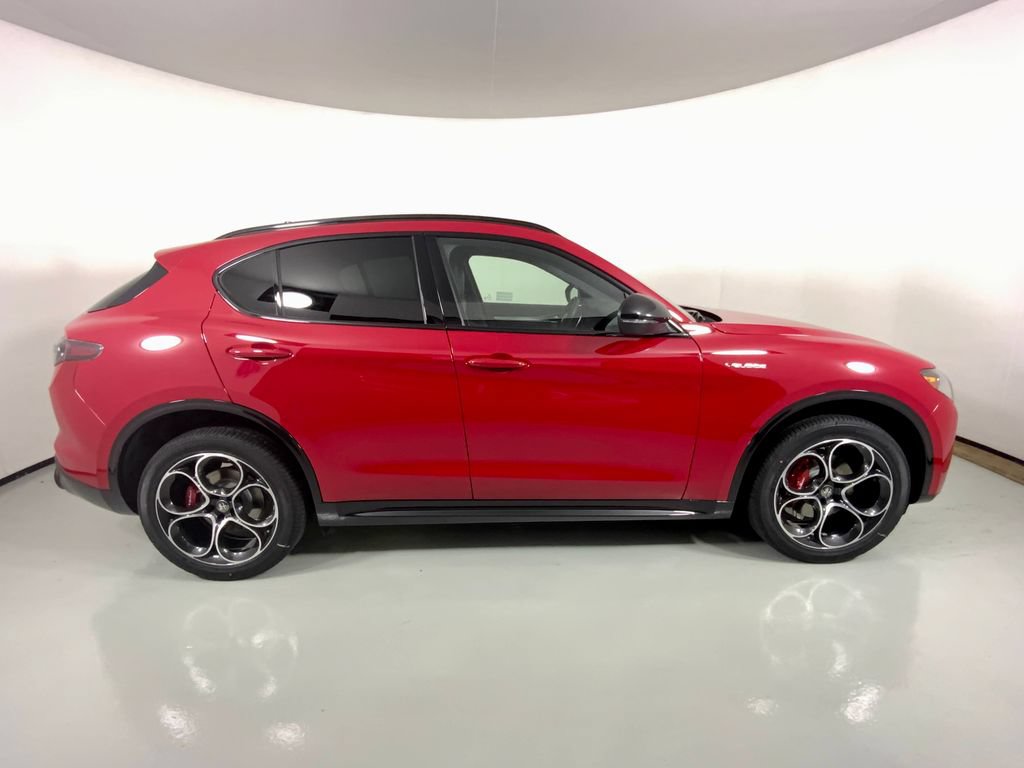 New 2026 Alfa Romeo Stelvio Sprint AWD/4WD image 14