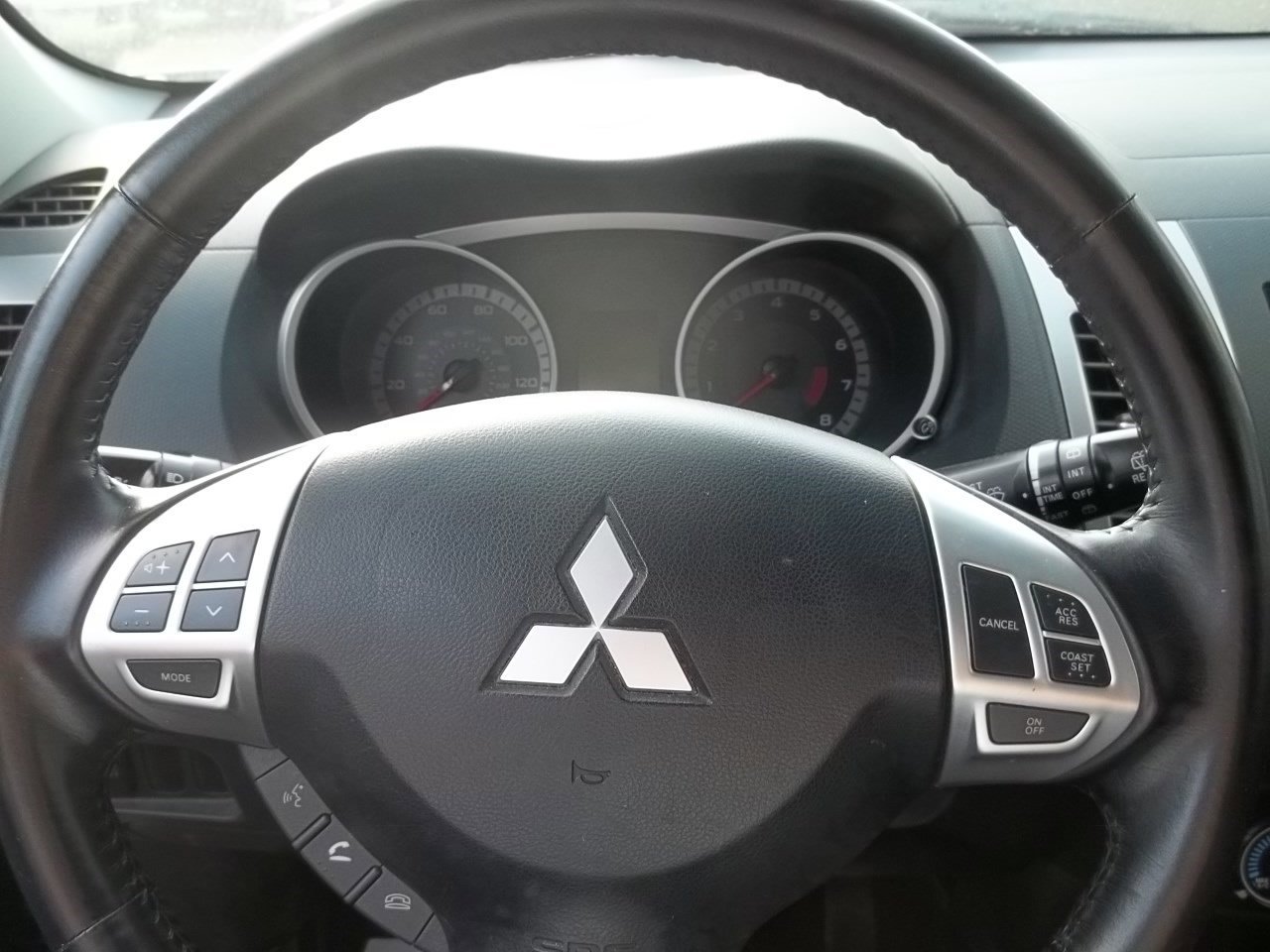 Used 2008 Mitsubishi Outlander LS image 8