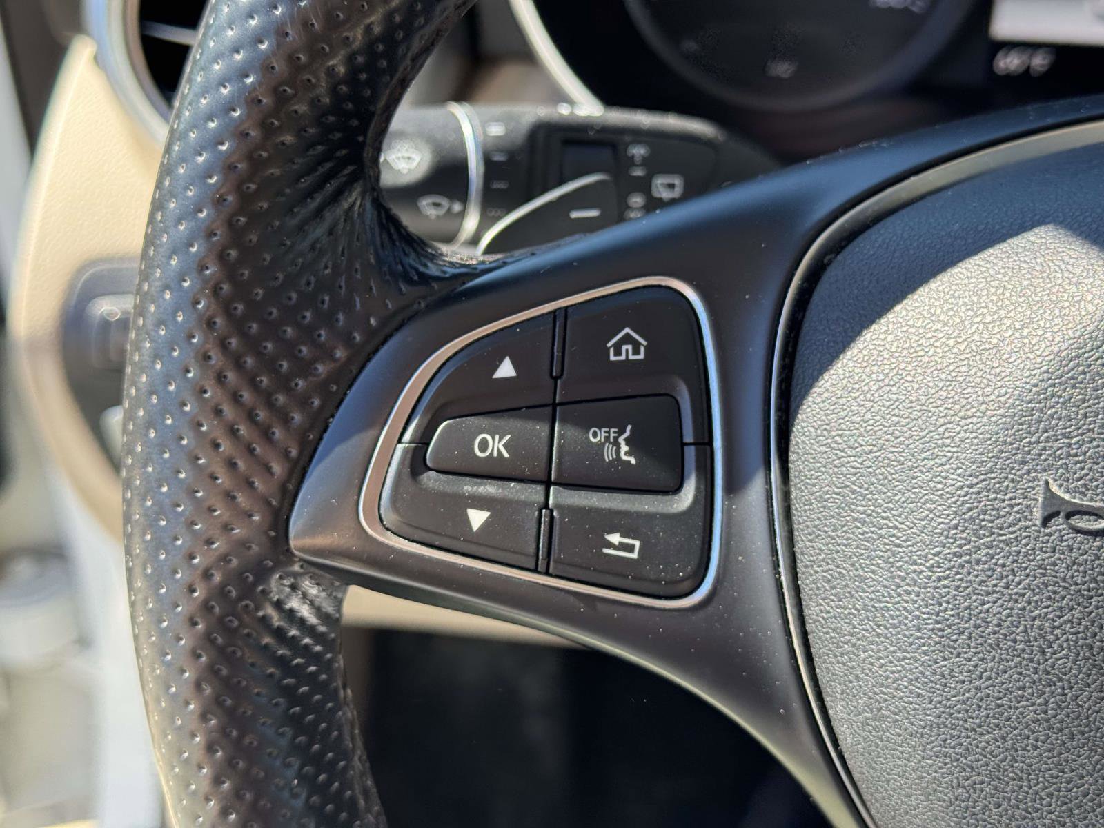 Used 2019 Mercedes-Benz GLC 300 4MATIC image 19