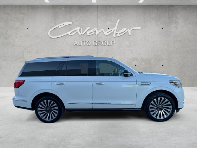 Used 2019 Lincoln Navigator Reserve AWD/4WD image 17