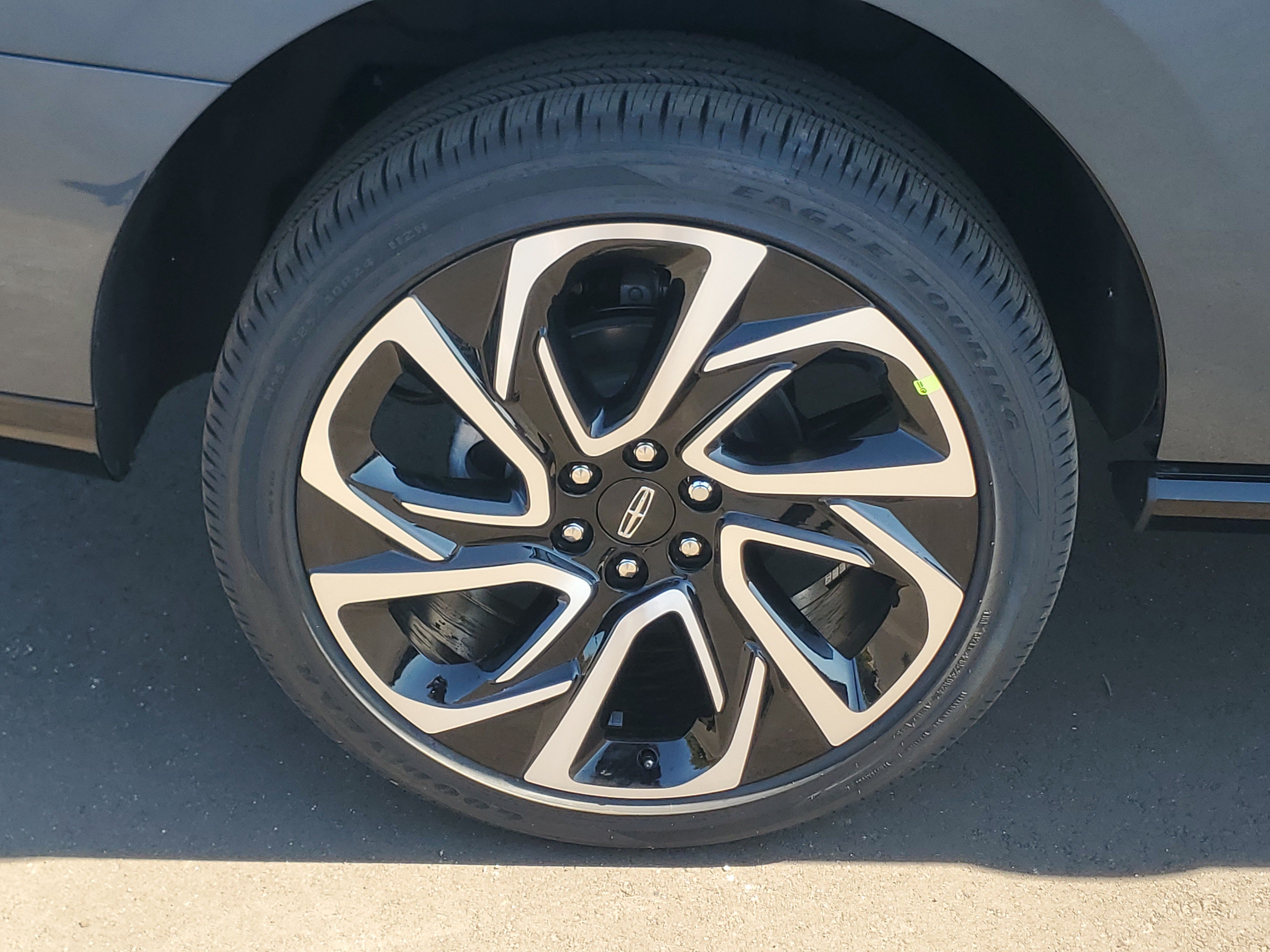 New 2027 Lincoln Navigator Reserve AWD/4WD image 5