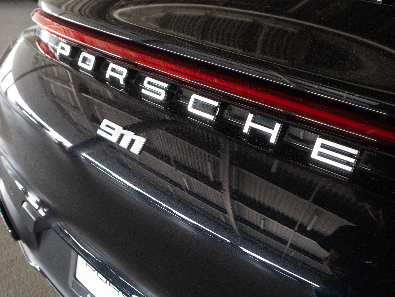 Used 2022 Porsche 911 Carrera w/ Premium Package RWD image 28